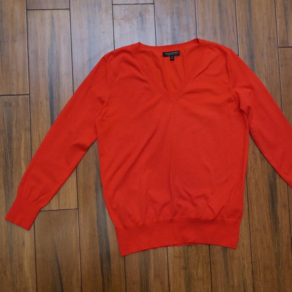 Banana Republic Coral/Red Lightweight Sweater
